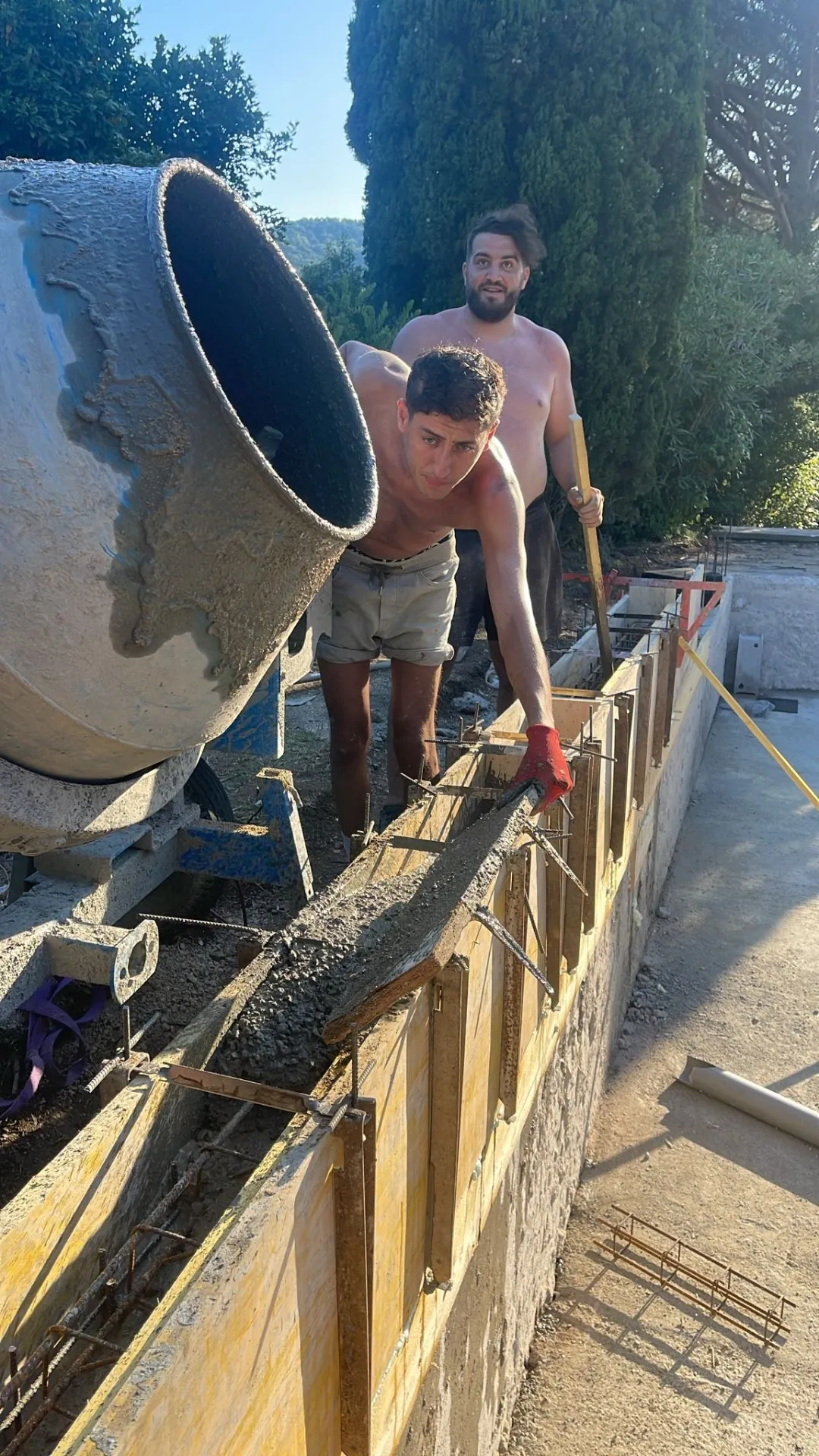 Chantier de rénovation de revêtement de piscine à Ramatuelle (83)