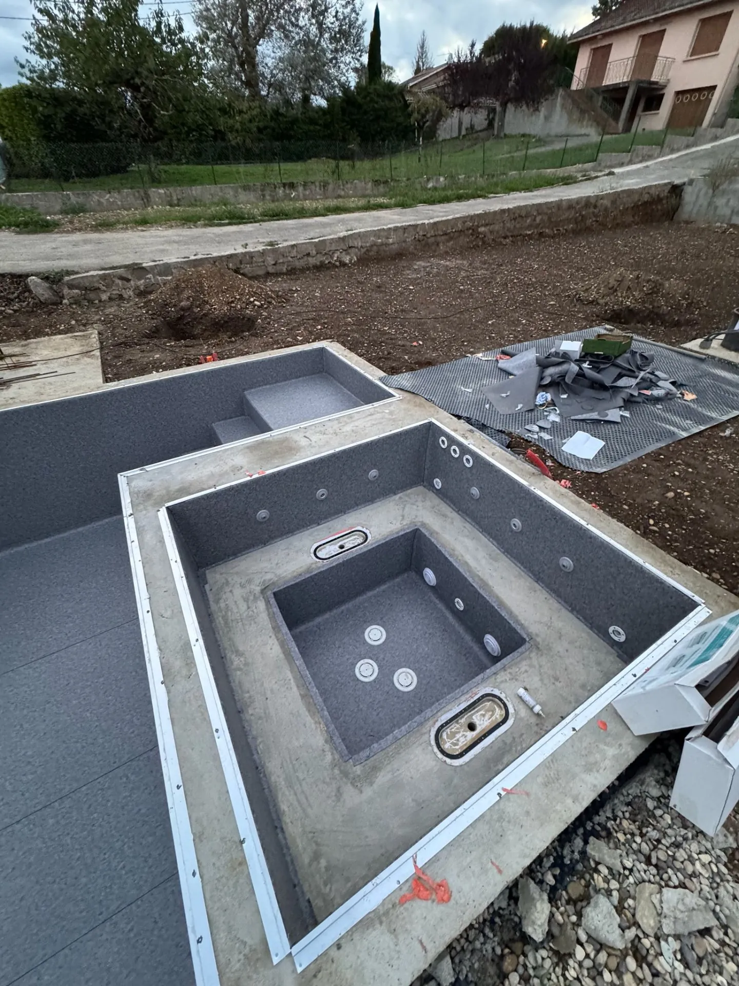 Opérations techniques piscine PVC armé